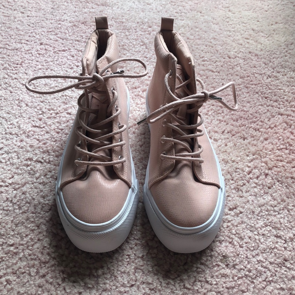 H&M Divided pink platform tennis shoes
